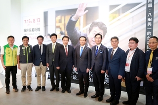 緬懷安倍晉三  紀念影像展台南場揭幕