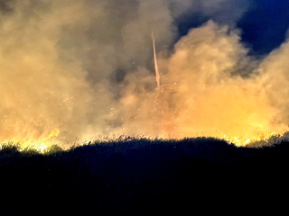 新北核一廠旁山坡地起火 灌救3個多小時撲滅明火