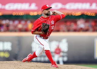 錡龍遇狀況馬上修正拿中職首勝 率龍擊敗兄弟