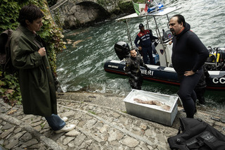 度假勝地變殺人現場 義驚悚大師挑戰燒腦新片