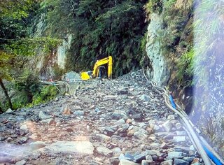 南橫土石流向陽至利稻段中斷  拚下午2時搶通