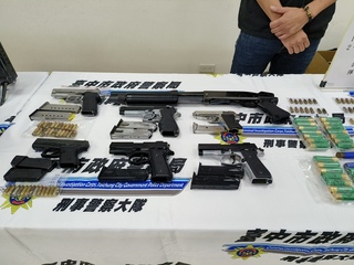 中市警掃黑打詐  逮捕擁槍藥頭查扣大批槍彈