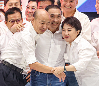 燕子禿子同台挺  侯友宜：勿忘世上苦人多一直放心上