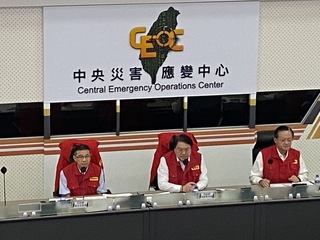 颱風杜蘇芮逼台  林右昌：天使輪漂流貨櫃速打撈