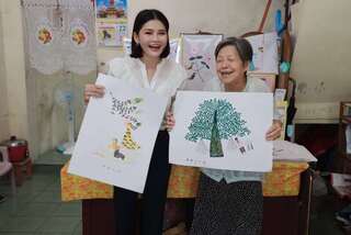 8旬才拿畫筆成台西聞人 雲縣府邀許涼阿嬤辦展