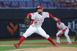 龍隊兩次外野飛球雙殺 葉總笑稱可能不熟悉林哲瑄