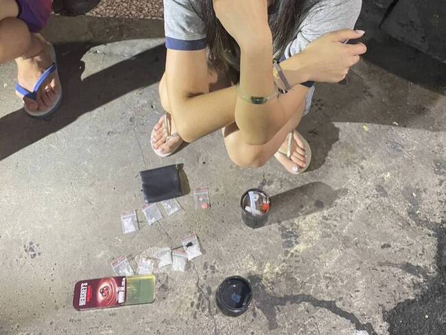 凌晨路口違停遭盤檢 台南1男1女攜毒現形送辦 | 華視新聞