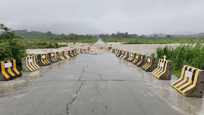 杜蘇芮大雨一波波 崙天便道沖毀花蓮預警性撤村封路 | 華視新聞