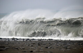 颱風杜蘇芮來襲  台東雨增強2人受困3民宅淹水