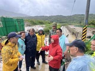 杜蘇芮來襲恆春半島首當其衝 已現6公尺高大浪
