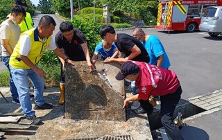 新北箱涵傳落難犬吠  急救援竟是「狗蛙」求愛