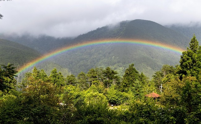 颱風杜蘇芮逼近  台中武陵農場出現彩虹 | 華視新聞