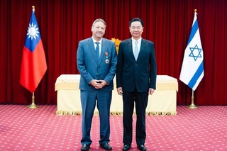 以色列代表獲頒外交獎章 讚台灣像第二個家
