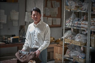 河正宇新片搭朱智勳營救外交官  被狗追到汗如雨下