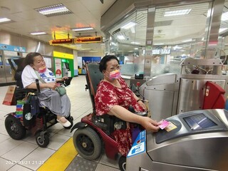 新北身障者福利增  8/1起持愛心卡搭捷運可扣點數