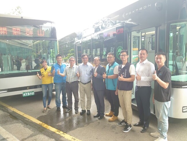 鴻華電動巴士進駐竹科 估今年總出貨逾100輛 | 華視新聞