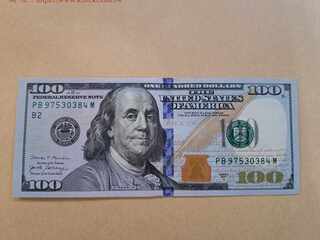 基中校友贈總統教育獎學弟百元美鈔 蘊含支持