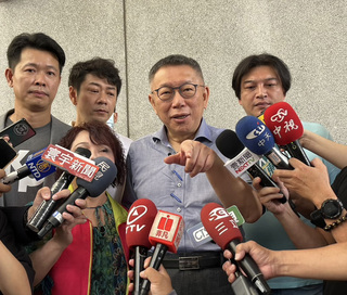 再批軌道建設  柯文哲：難道要在玉山蓋捷運