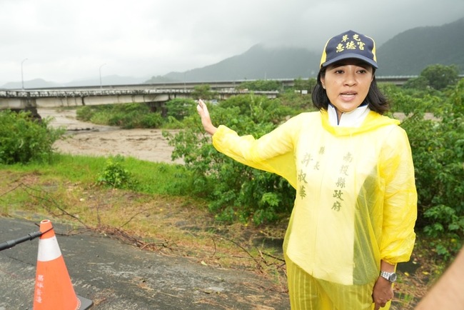 雨炸南投仁愛、埔里 許淑華勘災：優先搶通道路 | 華視新聞