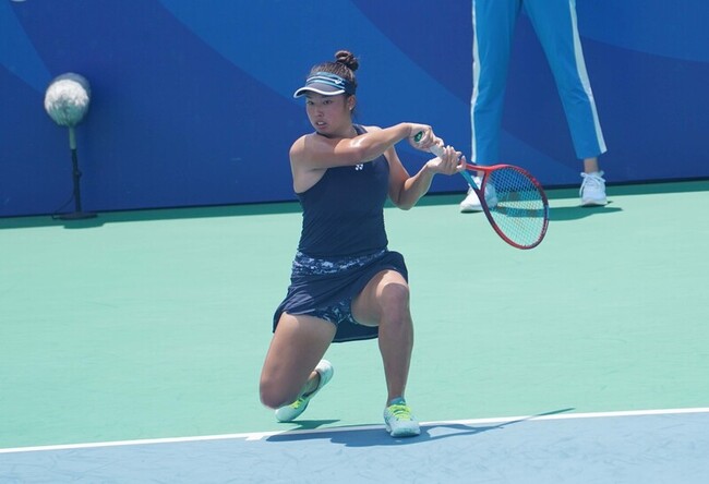 楊亞依力挫法國選手  世大運網球女單爭金 | 華視新聞