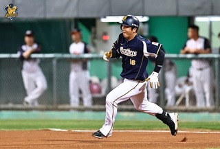 周思齊達生涯1700場出賽里程碑  笑說自己好老