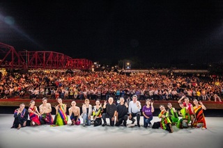 雲門西螺大橋旁草地公演 近萬鄉親看生猛十三聲