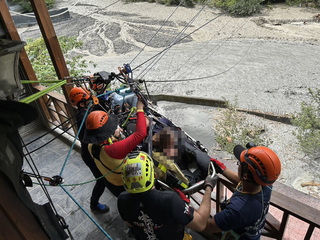 南投縣百餘人受困 廬山溫泉區進行繩索橫渡撤離