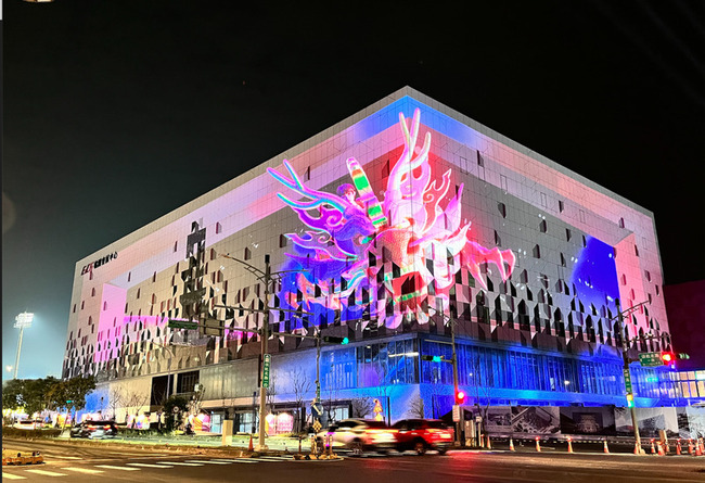 世界客家博覽會 台灣館外牆晚間光雕秀全台最大 | 華視新聞