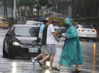 雨區擴大 台中以南9縣市防大雨