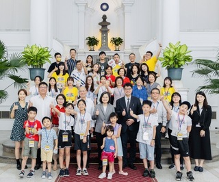 海基會台商子女夏令營參訪總統府 蔡總統親接待