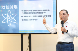 侯友宜提核電延役重啟 賴品妤諷成「核電超人」
