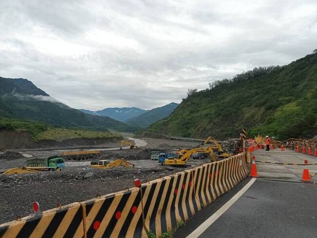 南橫明霸克露橋河床便道提前搶通 11日開放通車 | 華視新聞