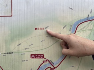 金龍湖變金雞湖 汐止自行車步道導覽看板錯誤多