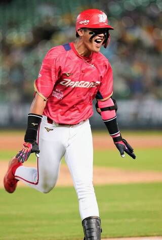 龍隊延長賽12局擊敗兄弟  拿莫．伊漾為MVP