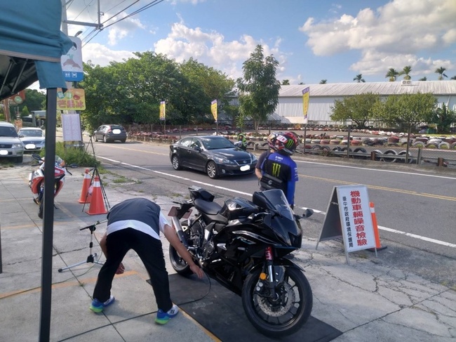 中市警取締噪音車 2小時攔查疑改裝車11輛 | 華視新聞