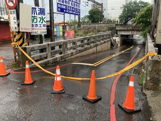 降雨影響  竹縣新豐鄉大同地下道積水暫時封閉