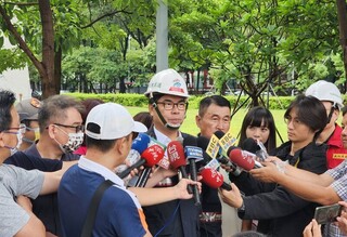 高雄暴雨網友喊放假  陳其邁：檢討民企彈性上班