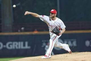 鋼龍比賽中頭暈不舒服  仍演出6局優質先發