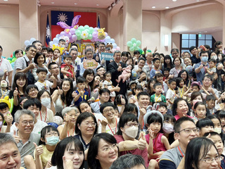 陳建仁：政府照顧老幼  盼民眾願婚敢生樂養