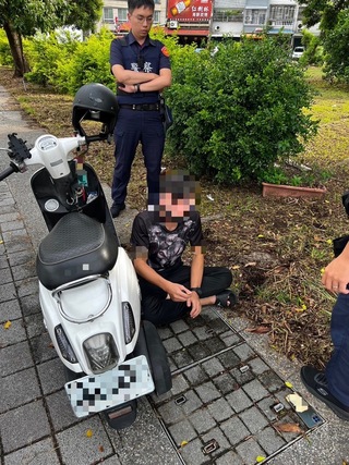 男子攜毒騎車抽菸遭攔查  南警壓制逮捕送辦