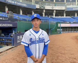 悍將與王念好、陳聖文簽約 下半季末有望上一軍