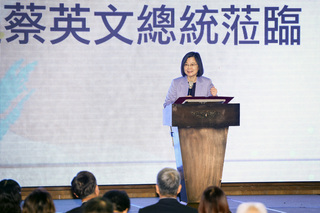 蔡總統：落實居住正義是政府目標 盼減輕民眾負擔