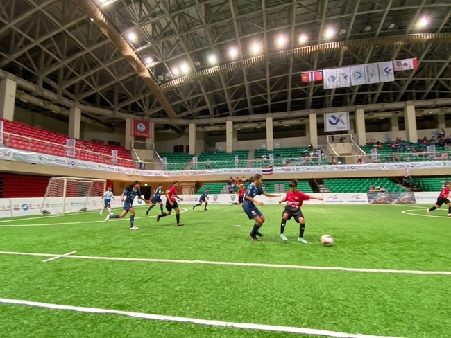 國小足球世界盃邀請賽  花蓮東里國小奪女子組冠軍 | 華視新聞