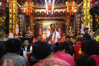 板橋參拜 郭台銘：希望媽祖保佑讓我出來為大家做事