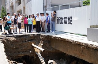 竹北路面坍塌遭開罰  建商坦承與施工有關願負責