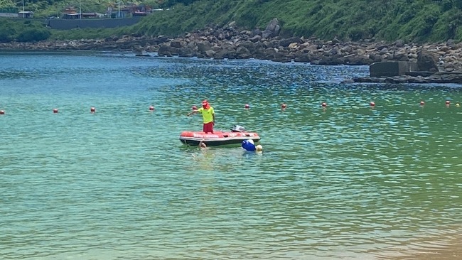 大武崙沙灘開放  警示線拉近、增設動力救生艇 | 華視新聞
