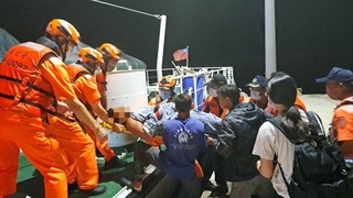 印尼漁工疑腹膜炎  澎湖海巡緊急馳援