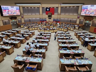 新北議會審決算再度不順 綠營提清點人數快閃散會