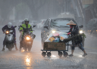 25日前留意午後雷陣雨  部分地區防豪、大雨發生
