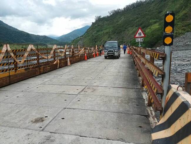 明霸克露橋鋼便橋開放通車 高雄桃源3里交通恢復 | 華視新聞